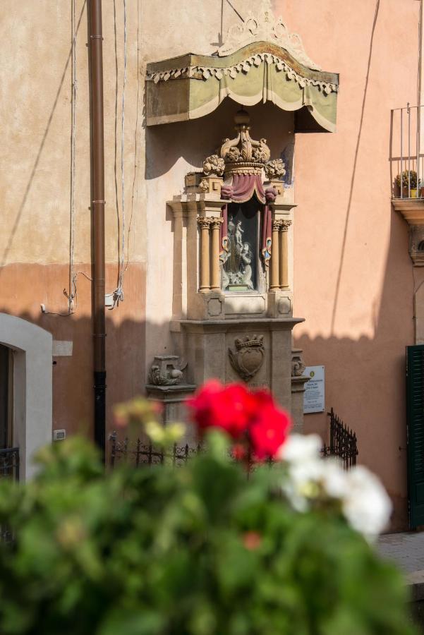 ラグーザ Via Barocca Bed & Breakfast エクステリア 写真